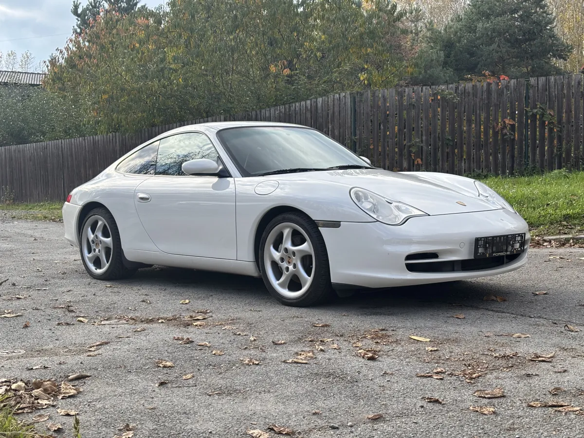 Porsche 911 Carrera 4 (996)